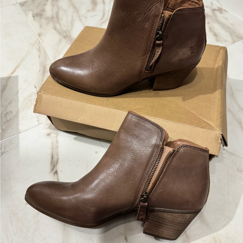 New FRYE Leather double zipper Ankle Boots - Picture 8 of 13